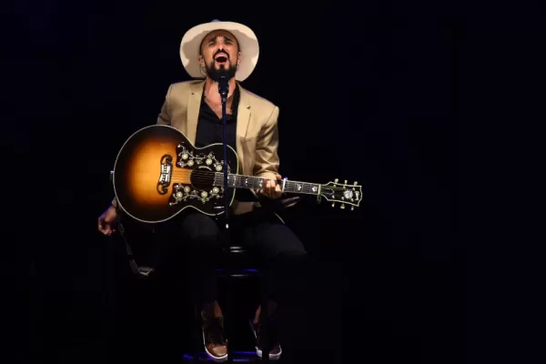 Abel Pintos no para: dará 30 conciertos en Buenos Aires