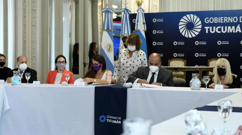 Manzur y Gómez Alcorta firmaron acuerdos para combatir la violencia de género