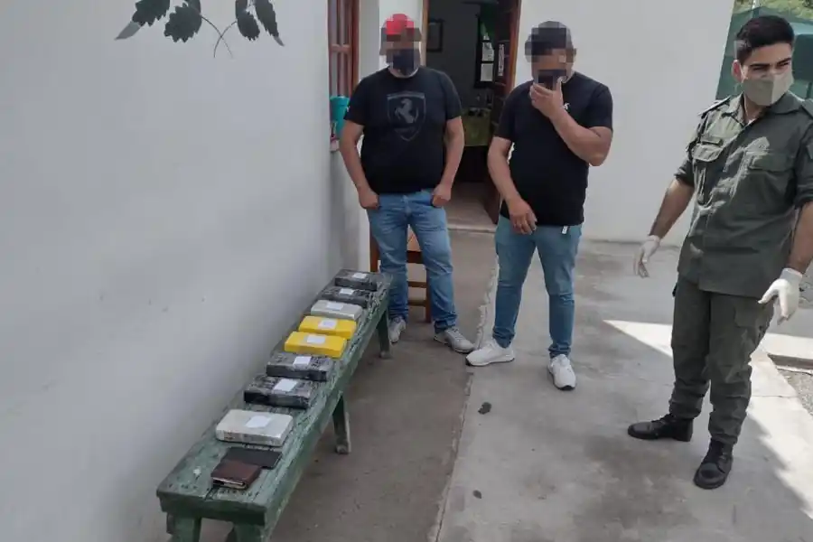 Interceptan un cargamento de droga, que tenía a Tucumán como destino