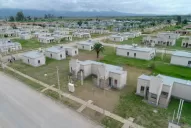 Manzur entregó 57 viviendas y ratificó la construcción de otras 3.600 casas hasta 2023