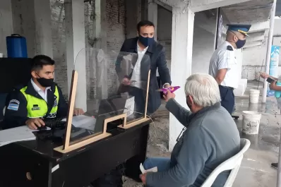 La Secretaría de Participación Ciudadana recorre los barrios junto al móvil de la Policía