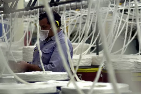 Un fabricante de Nike producirá medias en el país para ampliar exportaciones a la región