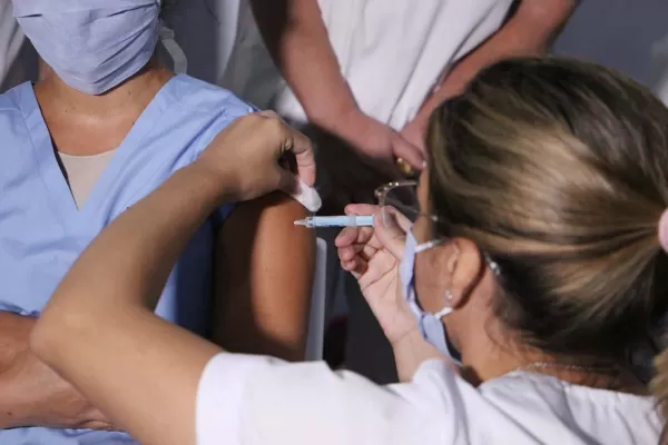 Chahla: ya colocamos más de 100.000 vacunas en Tucumán
