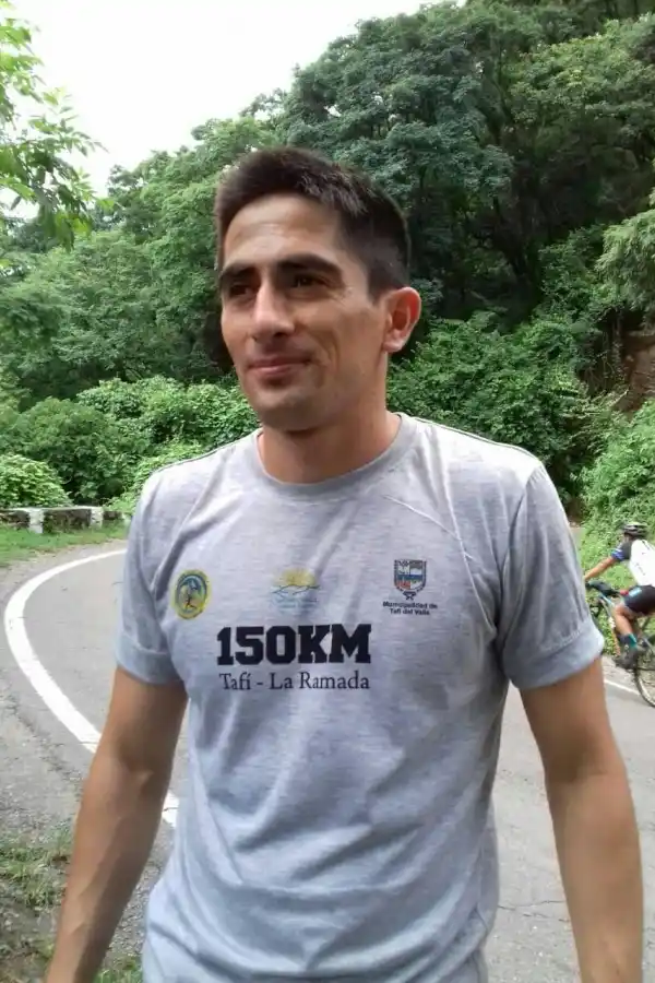 y Alejandro Lucena unirán Tafí del Valle con La Ramada. Recorrerán 150 kilómetros entre hoy y mañana