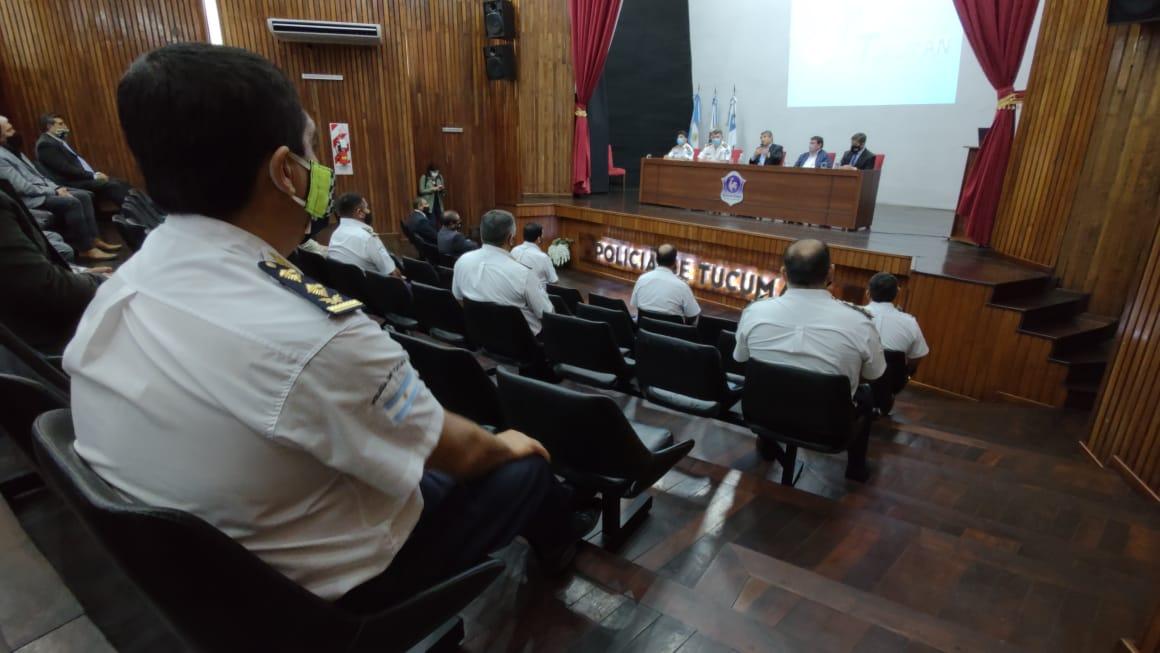 Comisarios y funcionarios intercambian opiniones sobre cómo combatir el delito en Tucumán. 