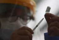 Más de 420.000 docentes, no docentes y auxiliares de escuela fueron vacunados en el país