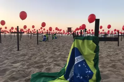 Brasil: Río prohíbe entrar al mar e ir a la playa ante el 95% de ocupación de sus camas de terapia intensiva