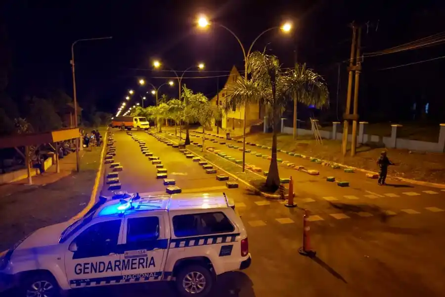 Con la ayuda de un perro antinarcóticos, Gendarmería secuestró más de 4.500 kilos de marihuana