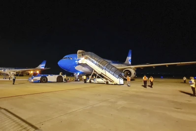 Un nuevo vuelo partirá en la madrugada hacia Rusia para buscar más vacunas contra covid-19