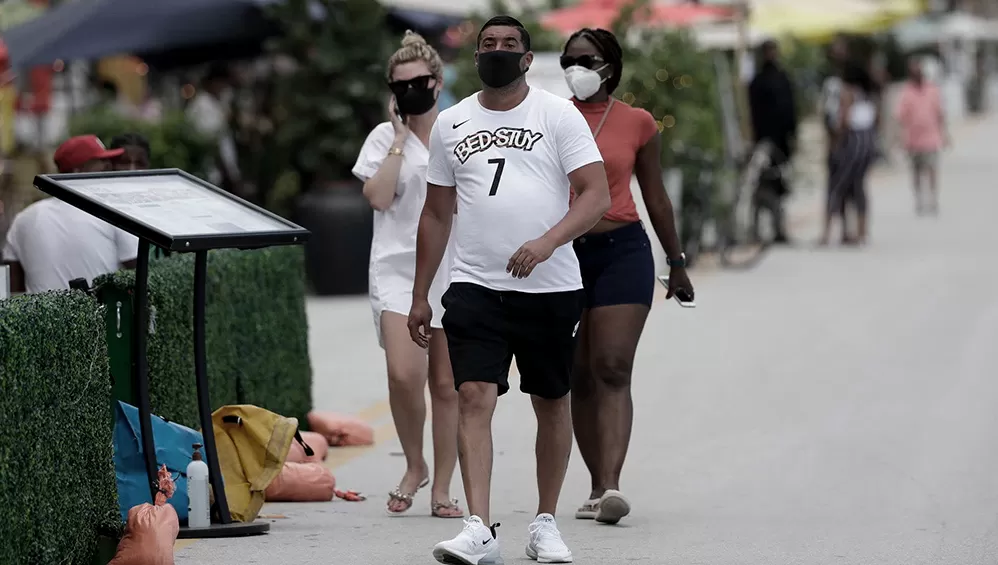 MEDIDA. Toque de queda en Miami Beach, por la llegada de miles de turistas en medio de la pandemia.