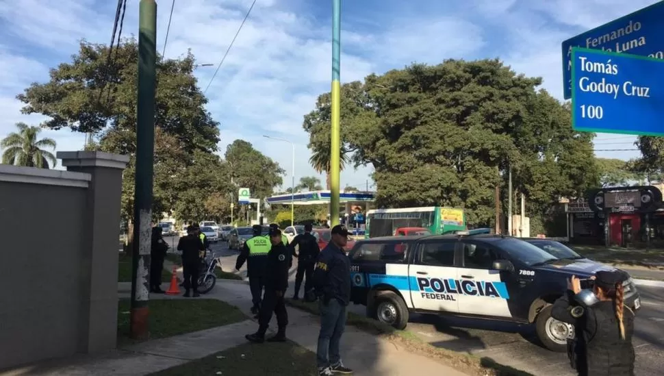 UNA IMAGEN DEL PASADO. Policías provinciales y federales en uno de los operativos Tucumán Activa que se desarrollaron en agosto de 2017. 