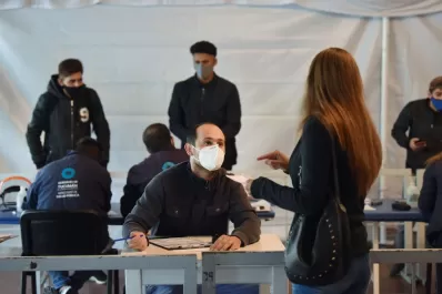 Un total de 35 estudiantes tucumanos volvieron de gira de Bariloche con coronavirus
