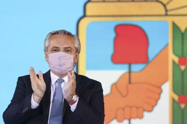 Alberto Fernández: “Vacunamos a los argentinos mientras otros hacen Zoom en la cama”