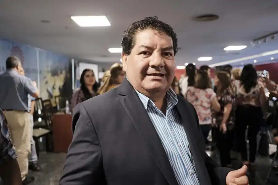 ENRIQUE ORELLANA. El hermano mellizo del jefe municipal estuvo en la sesión pasada y le dio su voto a Cobos para ser Defensor del Pueblo.