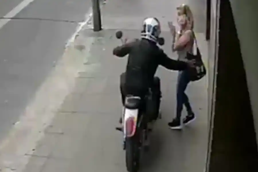 El momento del asalto.