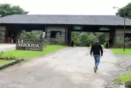 Buscan a una peligrosa banda por un robo millonario en el Country La Arboleda