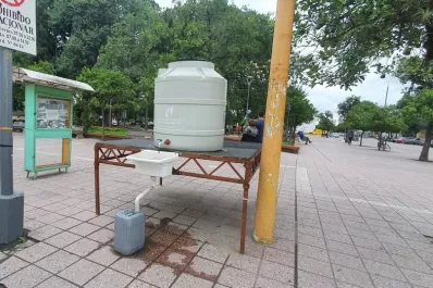 Un curioso método para higienizarse las manos fue motivo de burlas en Aguilares