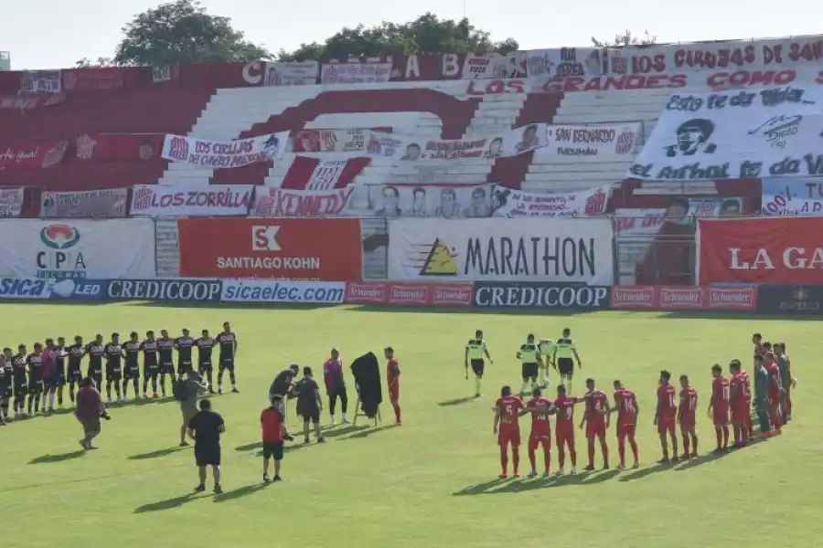 EN EL ESTADIO. Varias de las empresas que se sumaron como nuevos auspiciantes del club, tendrán su lugar en la publicidad estática del estadio de La Ciudadela. 