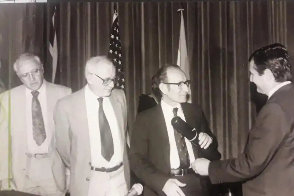 DISTINCIÓN. Milstein recibe en la UNT el título de doctor Honoris Causa. 