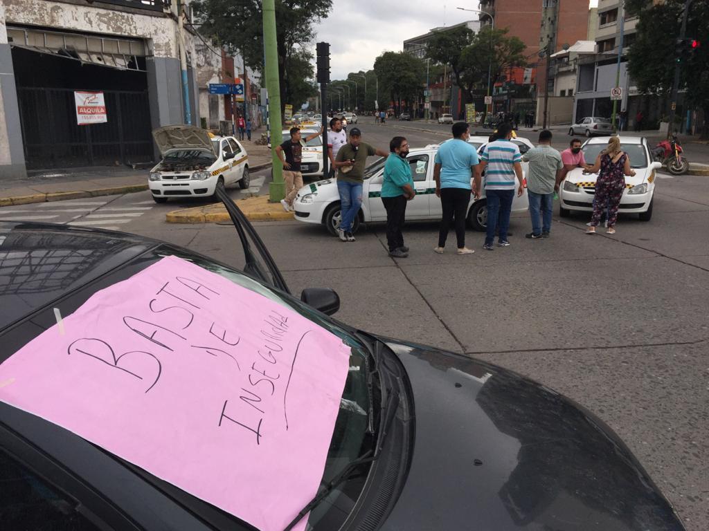 Hirieron a un taxista para robarle y sus compañeros salieron a protestar: cortaron Mate de Luna