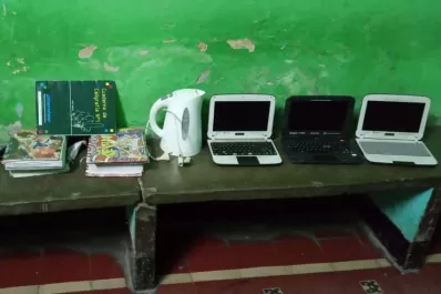 Sorprendieron a un adolescente que acababa de robar tres computadoras de una escuela