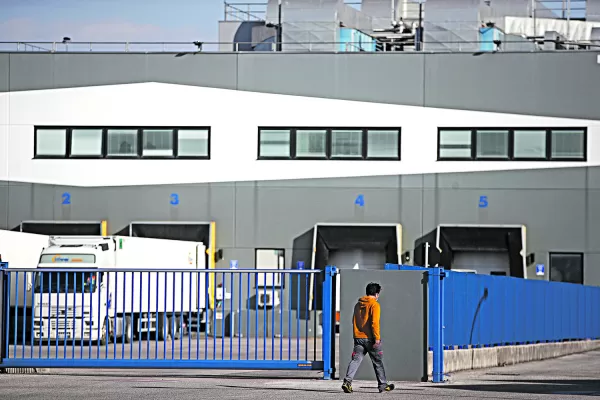 Millones de dosis ocultas en Italia avivan suspicacias