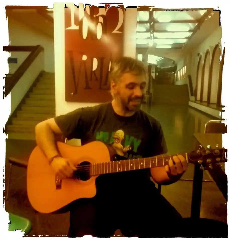 ANFITRIÓN. Carlos Andújar participa en la organización local.  