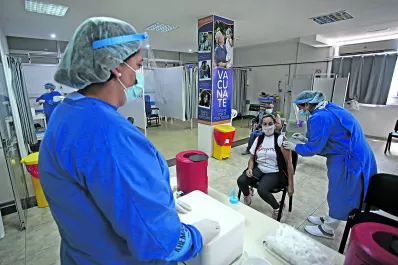 Uruguay ya vacunó con la primera dosis a más de la mitad de su población