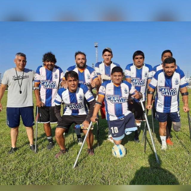EXPERIENCIA. El oriundo de Villa Quinteros, Enrique Carabajal, ayer marcó un gol.