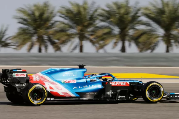 ¡Increíble! El envoltorio de un sánguche frustró el regreso de Alonso a la F-1