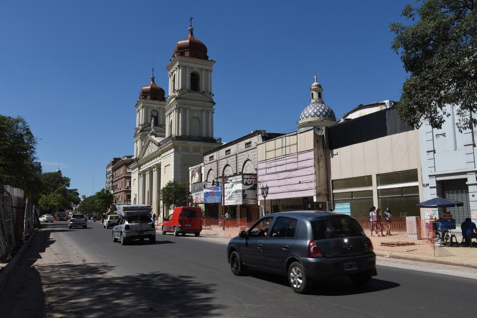 LIBERADO. También se puede circular por 24, alrededor de la plaza.