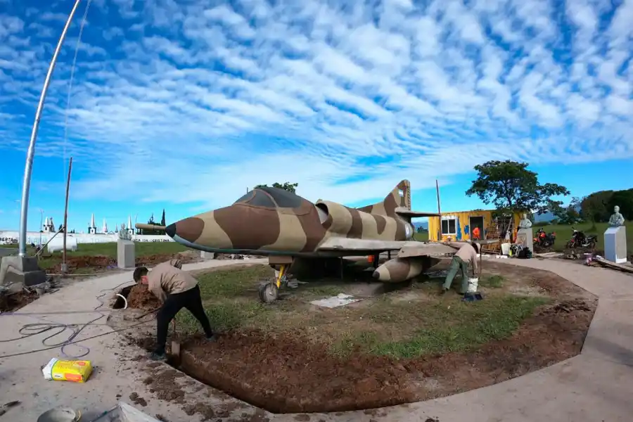 ¿Por qué durante la siesta sobrevolaron el cielo tucumano tres aviones de guerra?