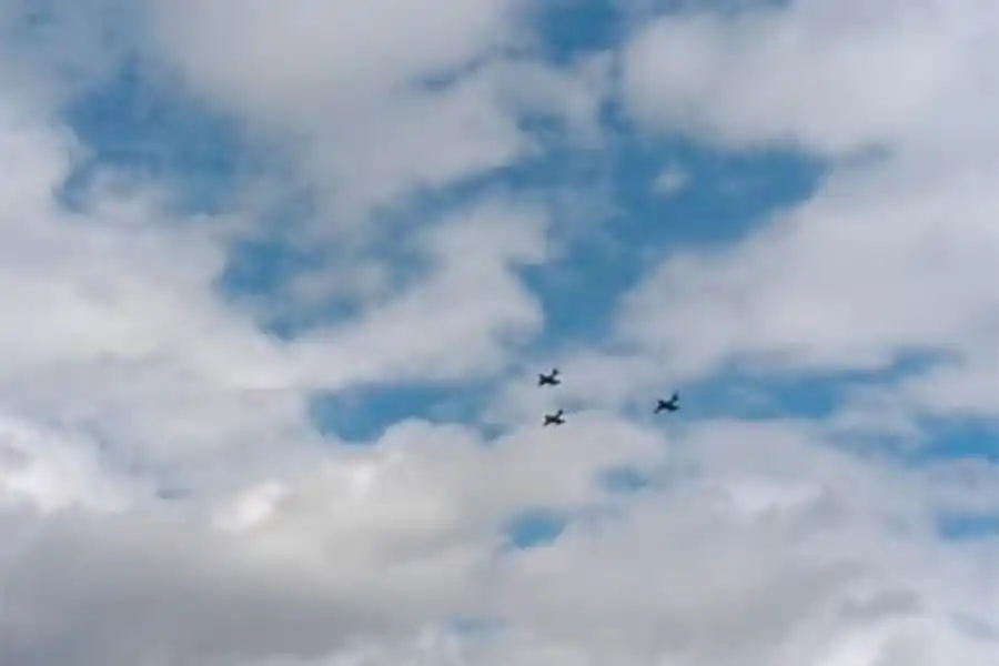 ¿Por qué durante la siesta sobrevolaron el cielo tucumano tres aviones de guerra?