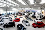 ¿Cuántos sueldos necesita un argentino para comprar un auto 0km?