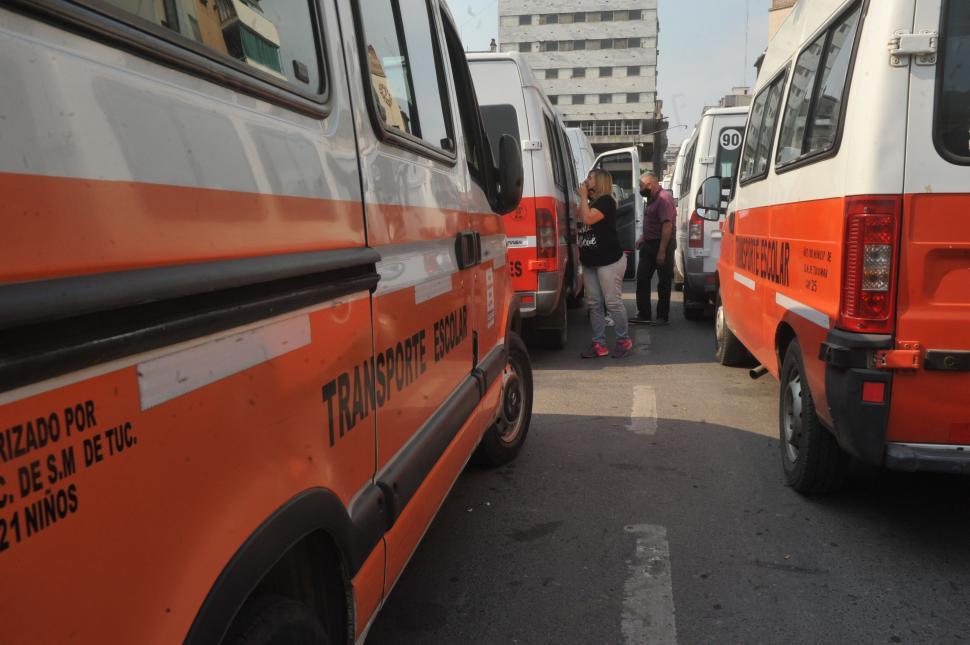 Transportes escolares denuncian que la situación del sector es más grave que en 2020 