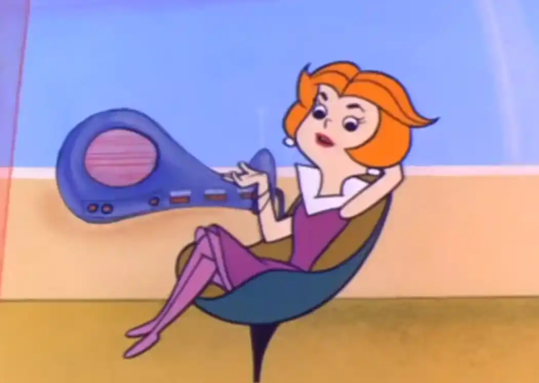 ULTRA SONICO, REALIZANDO TAREAS DOMÉSTICAS. IMAGEN CAPTURADA DE YOUTUBE