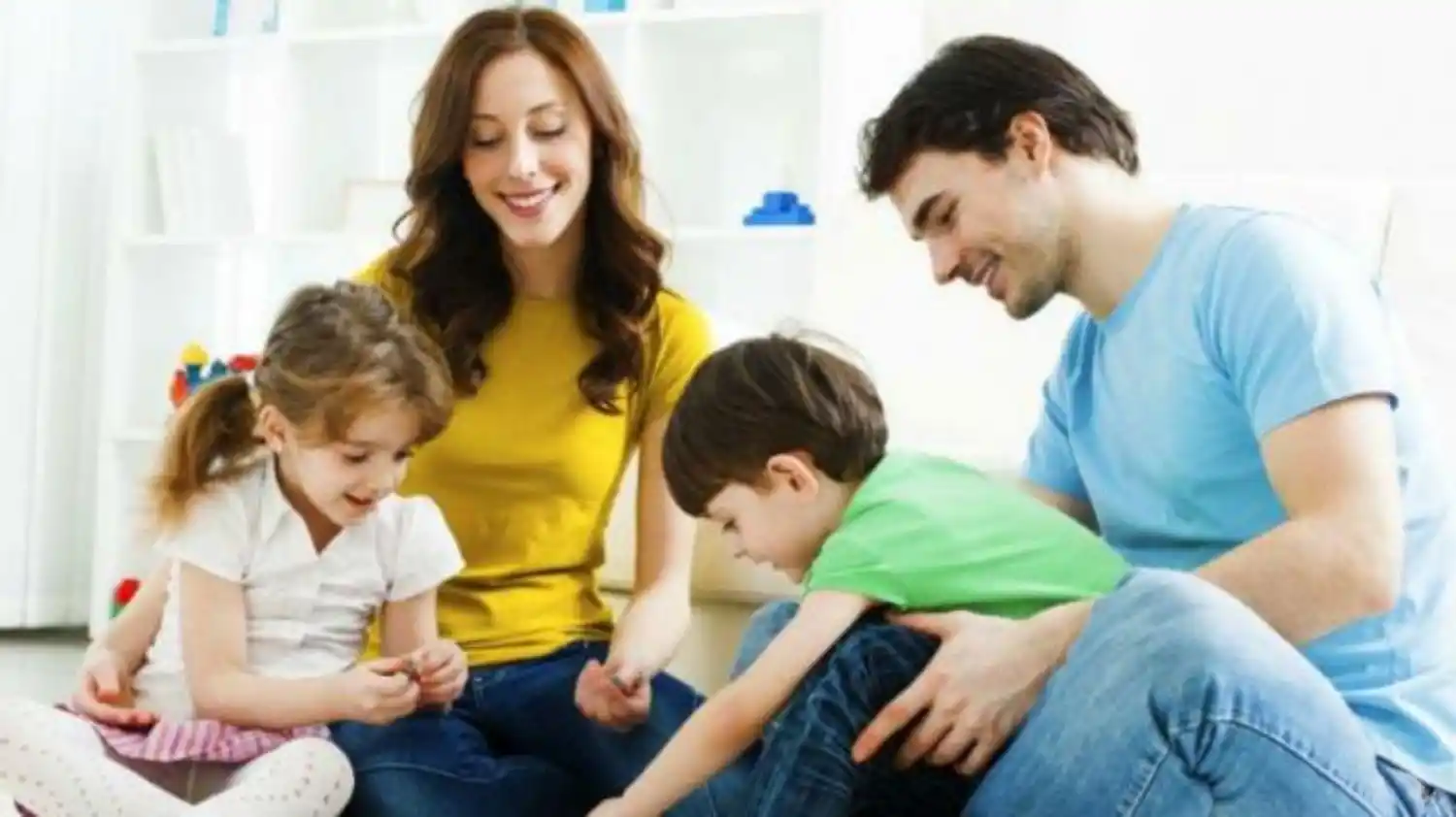 La participación de las familias es clave en el tratamiento para trasladar las rutinas de terapia a la vida diaria. FOTO DE ARCHIVO/LAGACETA.