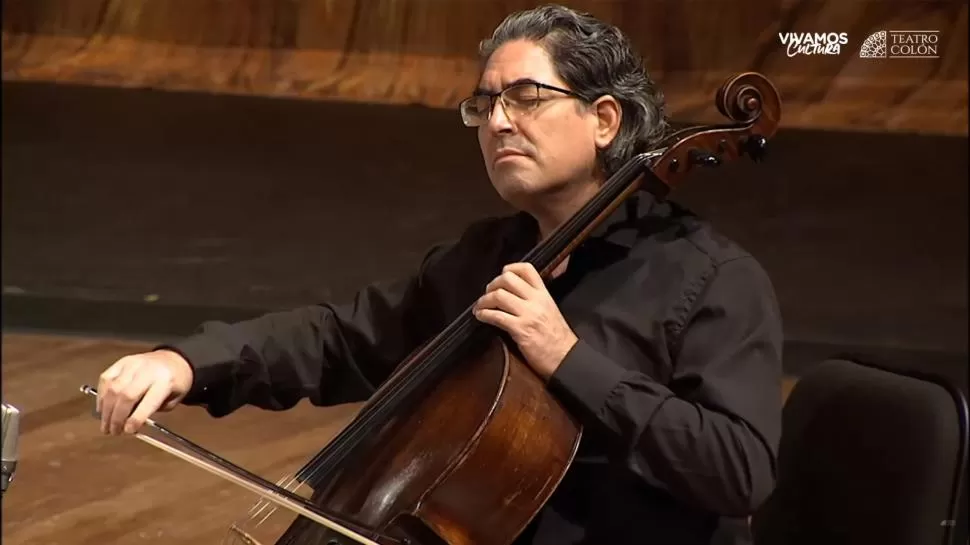 EN SU TERRITORIO. Rafael Delgado, pasión en el arco y las cuerdas.  