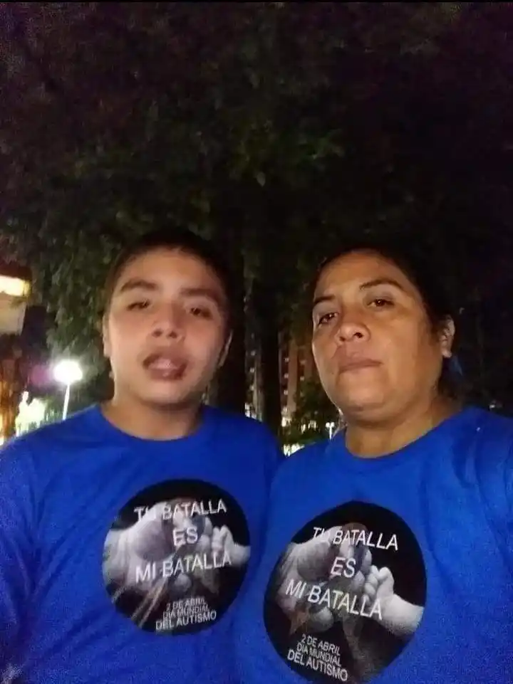 UNA BATALLA. Alexander y Fanny trabajan en la concientización social.