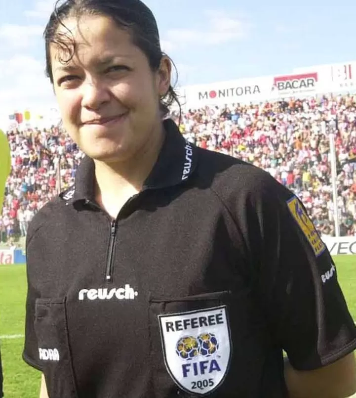 ABRIÓ UN CAMINO. Florencia Raquel Romano dirigió desde 1998 hasta 2017. Se retiró en partidos de Reserva de la AFA. 