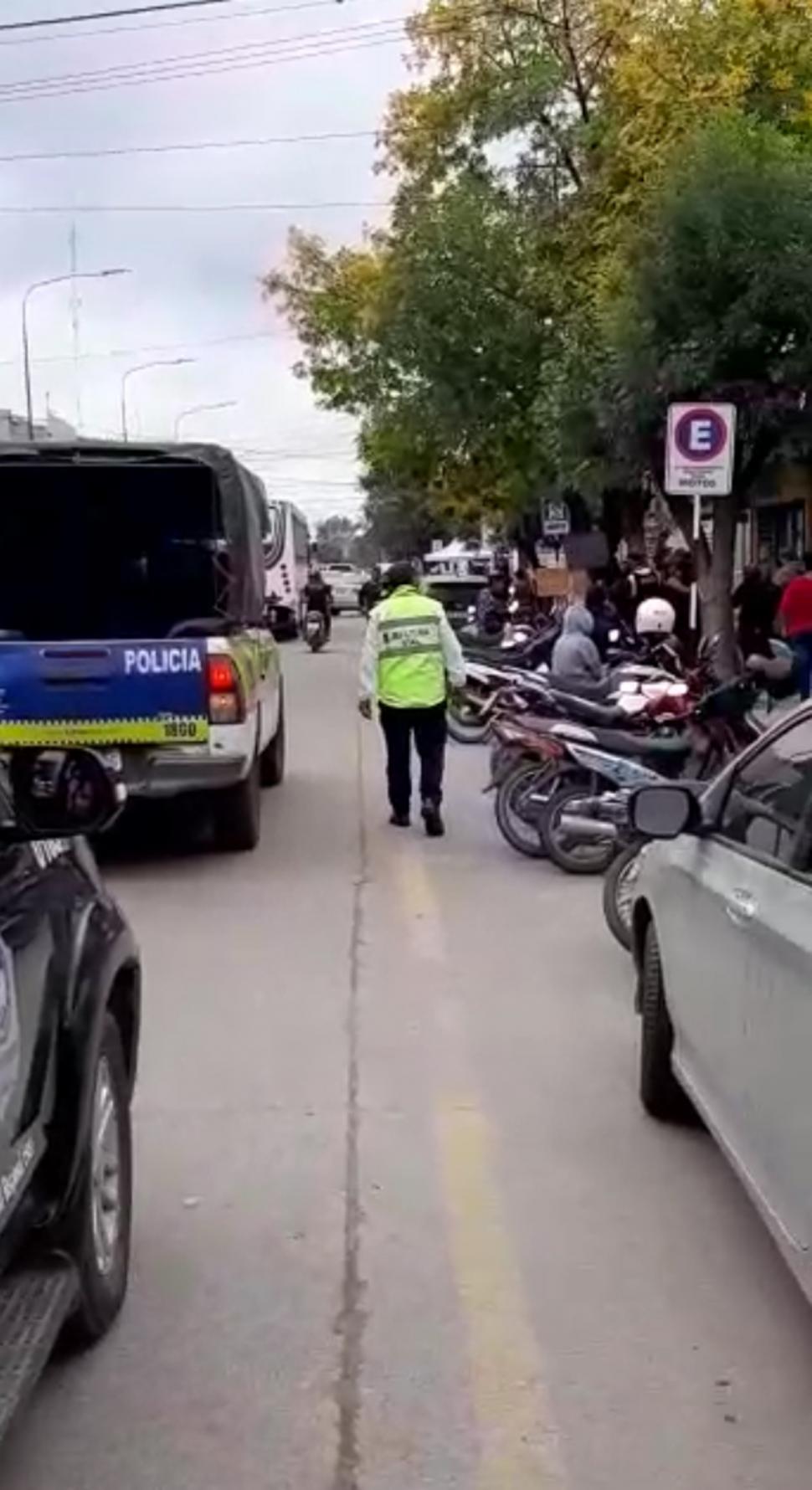  BANDA DEL RÍO SALÍ. Recorridos preventivos. La Policía patrulló el municipio exigiendo el uso de barbijo, el respeto del distanciamiento social y las medidas dictadas por el COE.