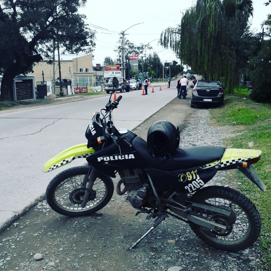  YERBA BUENA, SUDOESTE. Controles en avenida Solano Vera. Los viales requisaron vehículos en Solano Vera y el Camino de Sirga, las arterias que unen Yerba Buena con San Pablo y El Manantial.