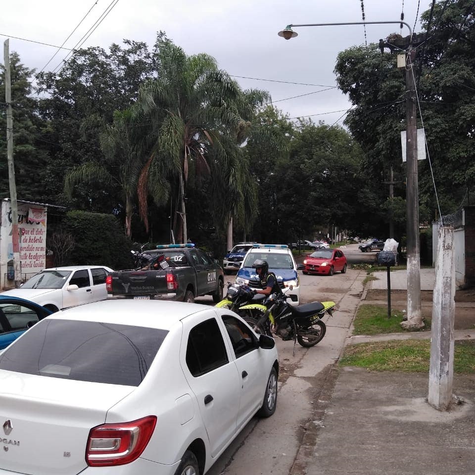 SECUESTRO. Infractores en Yerba Buena. En una camioneta de la Guardia Urbana Municipal (GUM) trasladan una motocicleta decomisada por falta de documentación. 