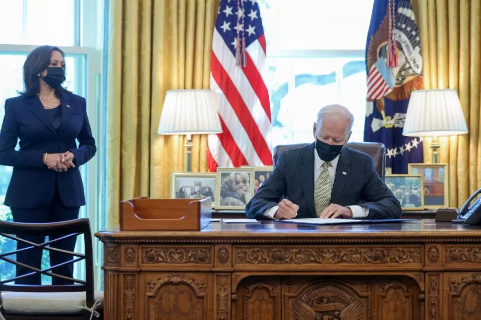 DESAFÍO. Biden puso a su vicepresidenta a cargo de la cuestión de la frontera sur. 