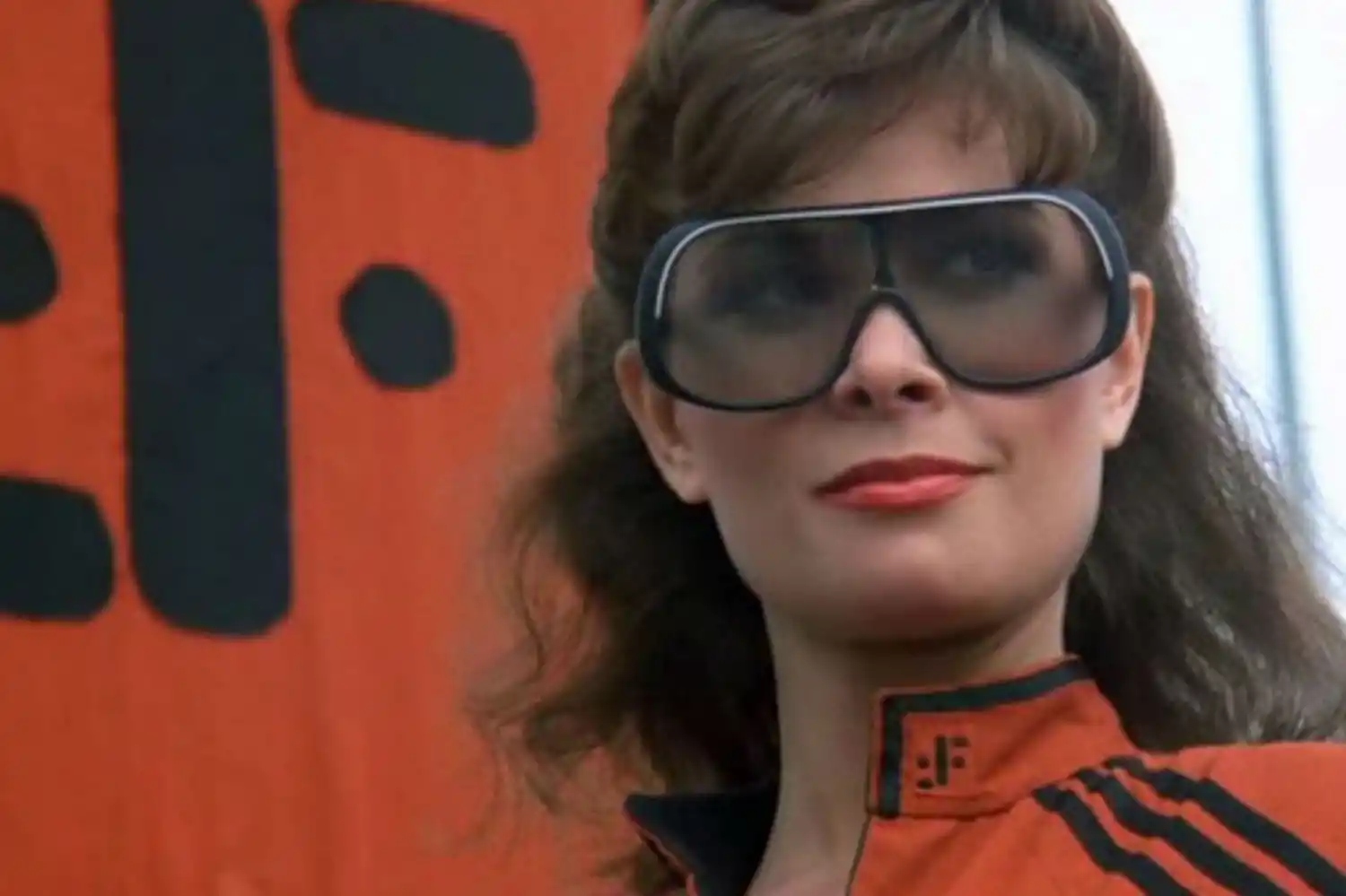 V, Invasión Extraterrestre, la serie que revolucionó los 80 y que iba a ser una historia sobre el nazismo