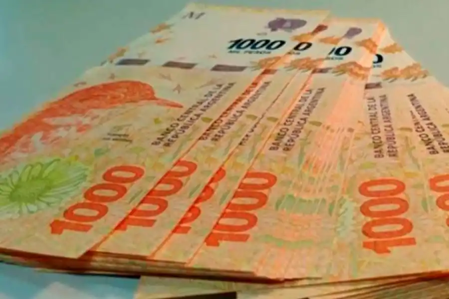 CALCULO. Cada medio aguinaldo corresponde al 50% de la mayor remuneración mensual percibida. ARCHIVO LA GACETA