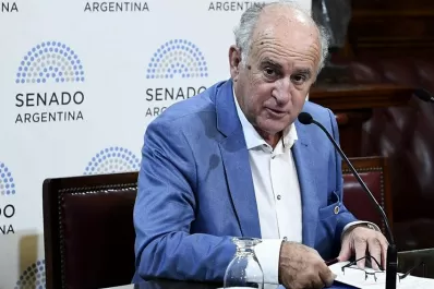 Parrilli, sobre el quiebre del bloque del FdT en el Senado: muestra una realidad política