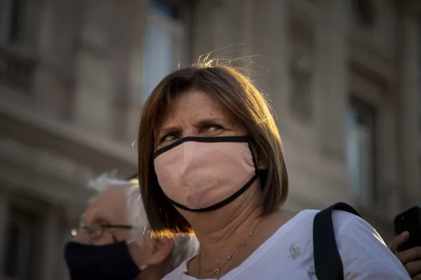 Bullrich apoyó al hombre que mató a dos motoarrebatadores, en Rosario