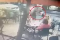 Atraparon al delincuente que había robado un celular en un bar de Barrio Norte