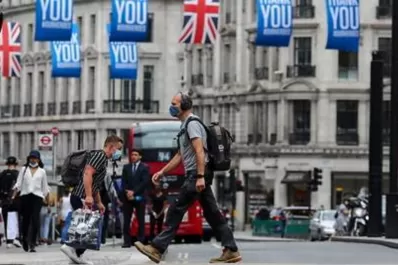 Reino Unido estudia levantar la prohibición para vacacionar en el extranjero